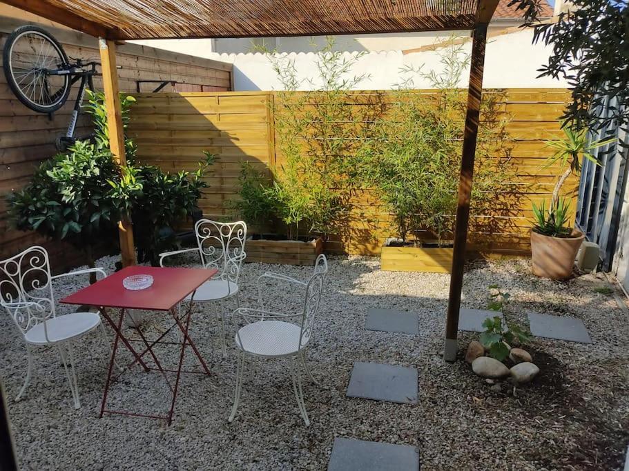 Charmant studio dans petit village du sud de la France Lignan-sur-Orb Extérieur photo